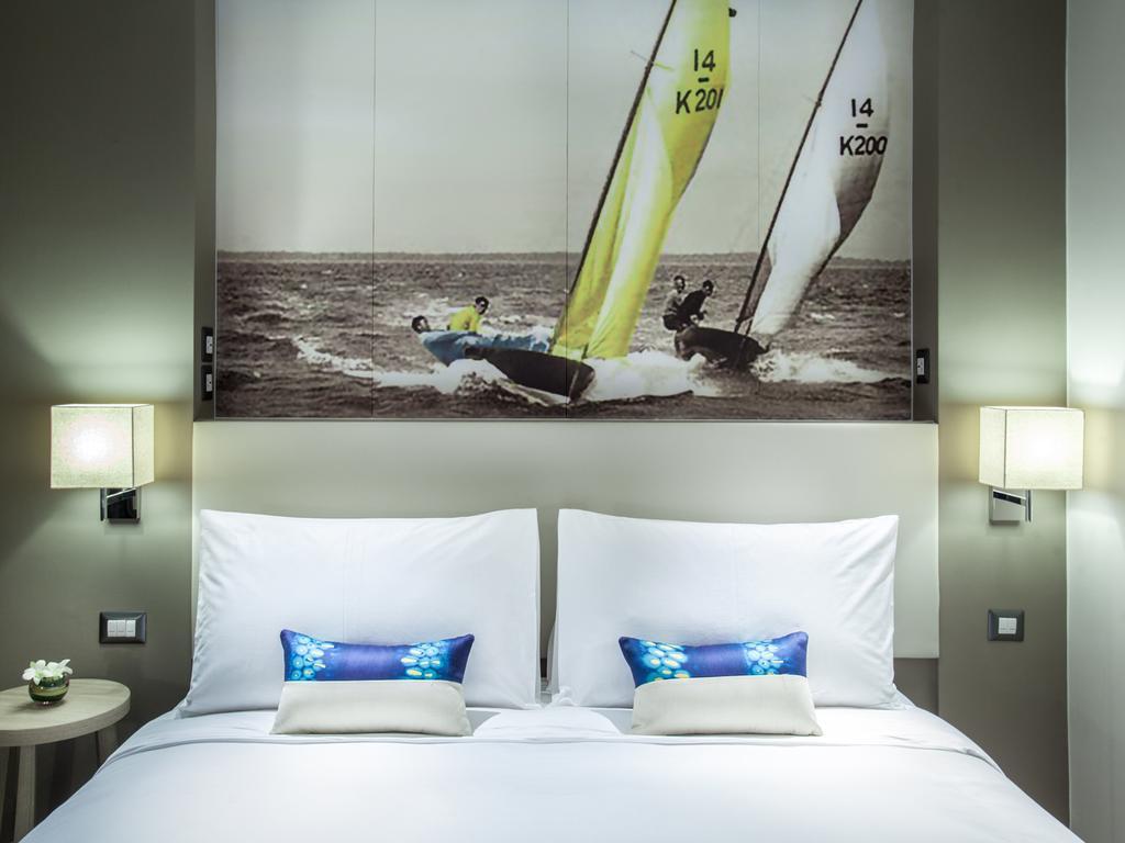 Deluxe Zimmer mit Kingsize-Bett mit Meerblick