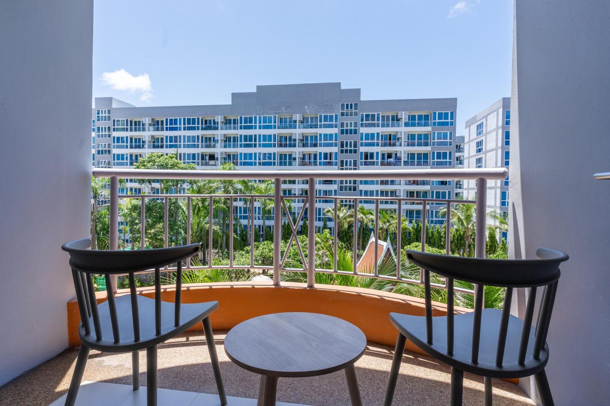 Superior Twin Beds Balcony