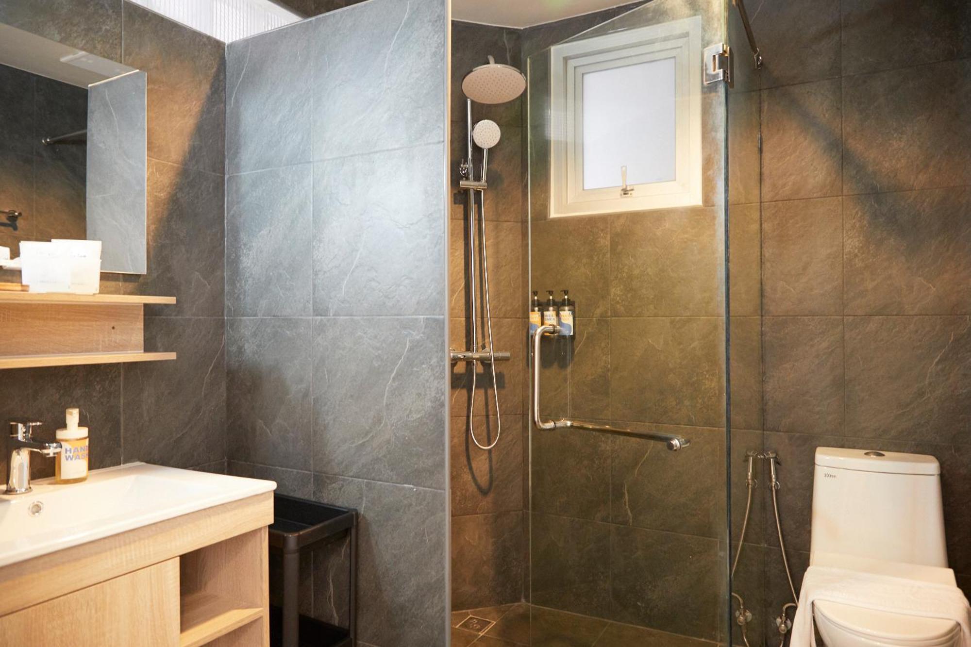 Leela Signature Room