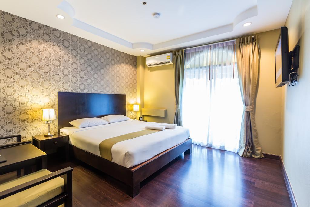 Deluxe Plus Room,327895603:JPEG