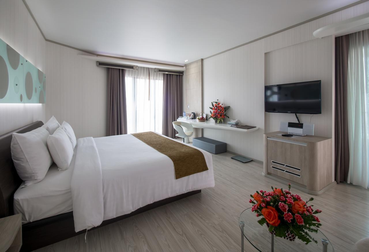 Premier Double Room Chic Tower,1715131033:JPEG