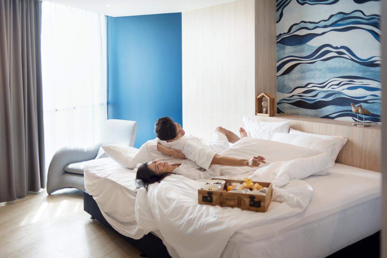 One-Bedroom Suite Sea View