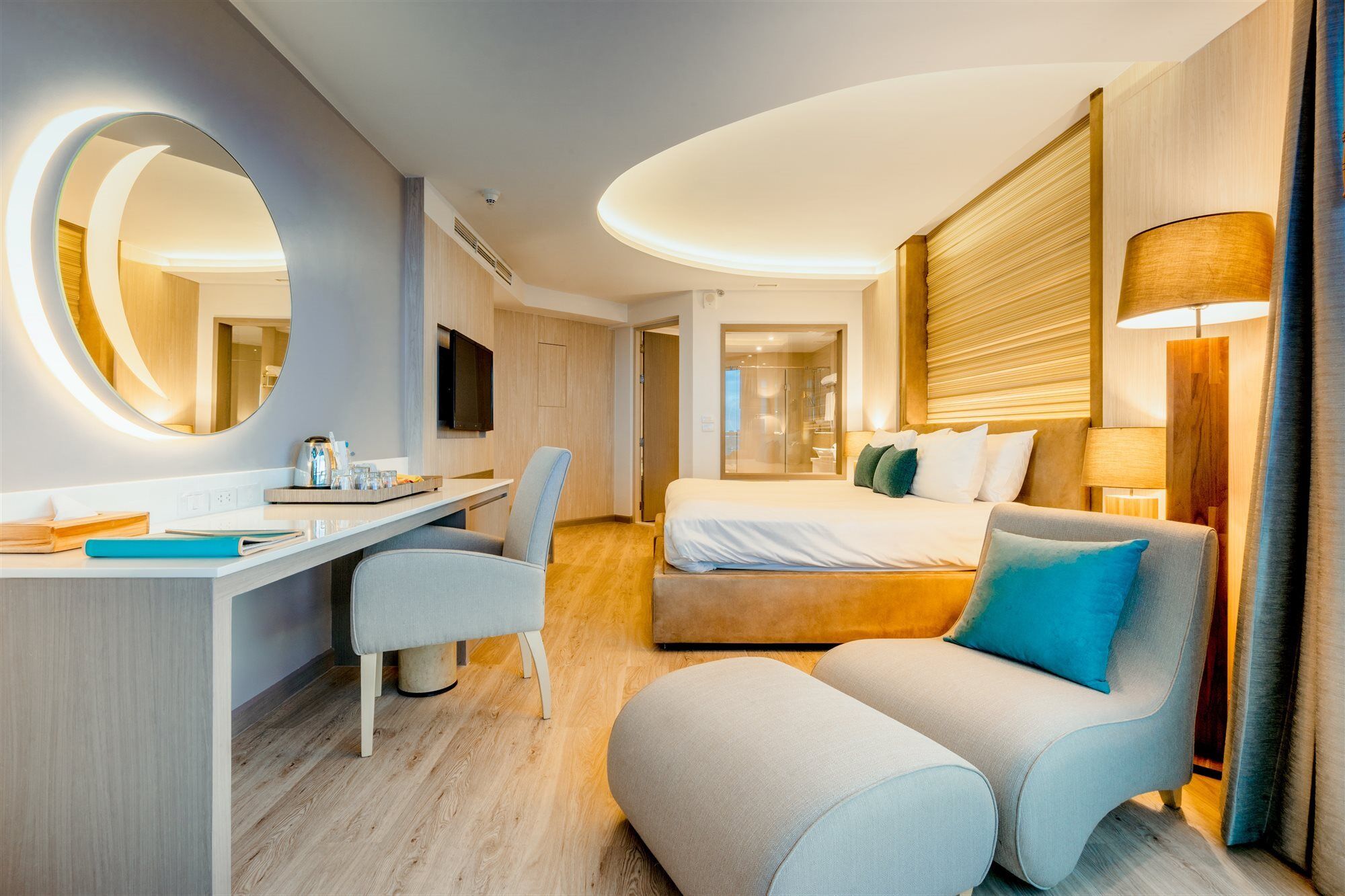 Deluxe Cornor King Room with Sea View