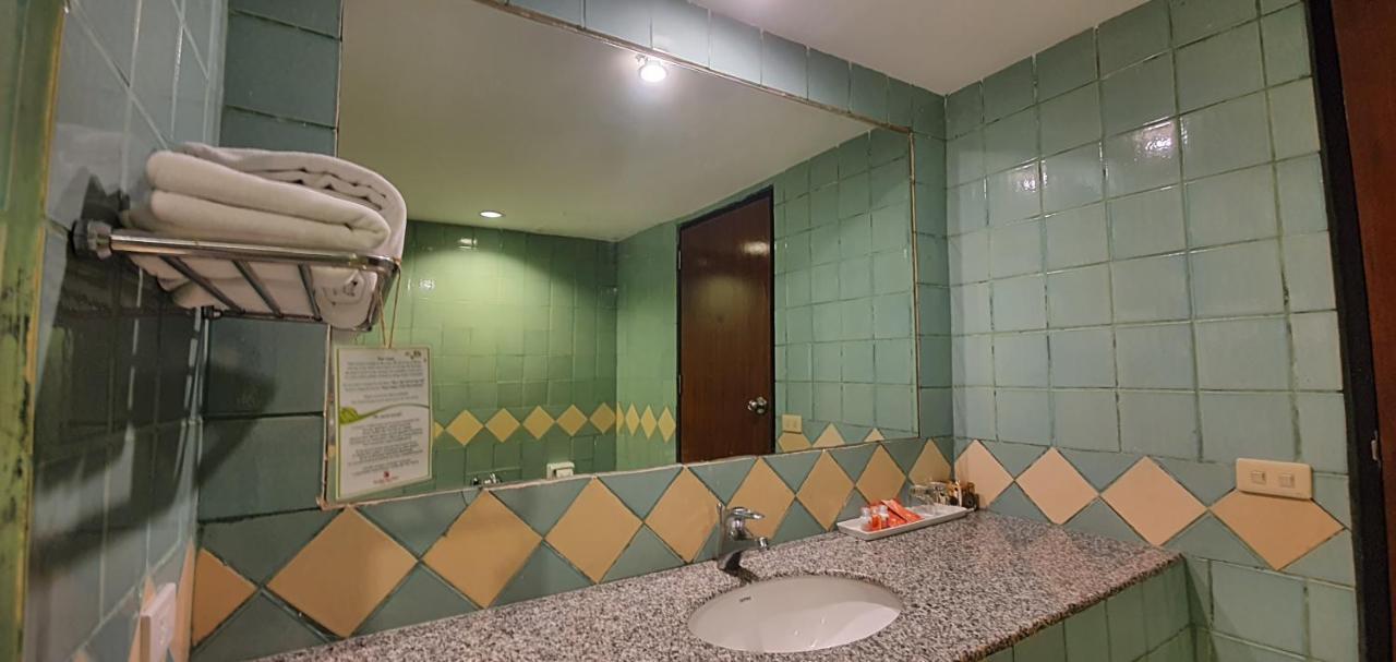 Villa,1215525721:JPEG